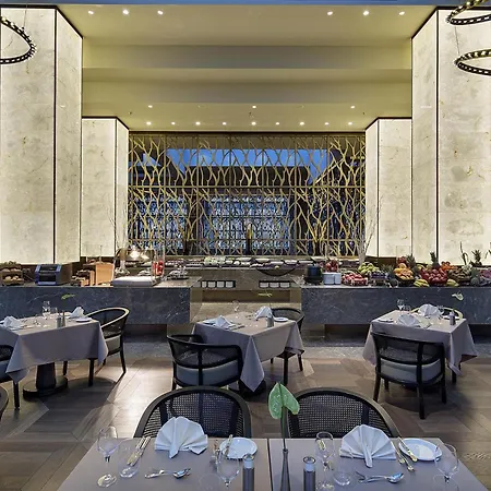 Отель Hiltonsa 5*
