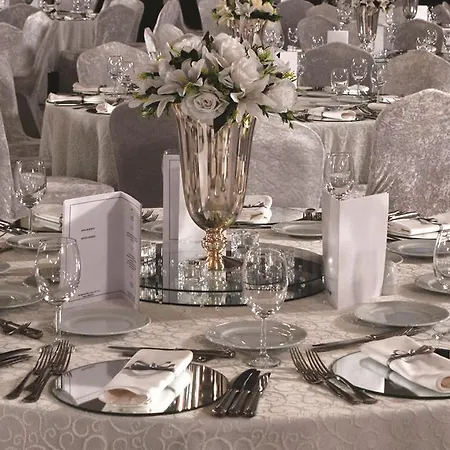 Отель Hiltonsa