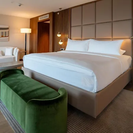 Отель Hiltonsa 5*